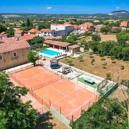 Vila Atria Divina Brkic